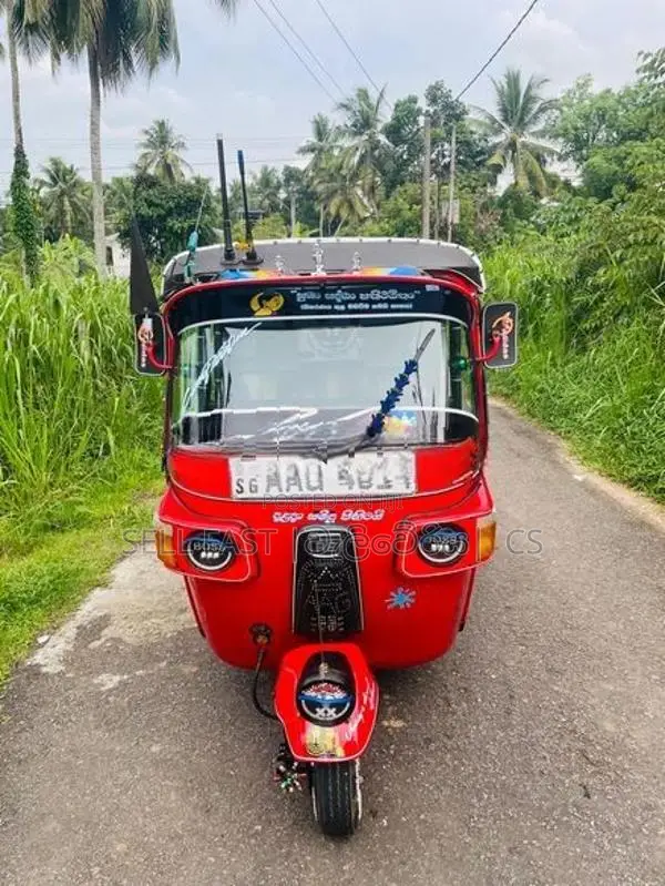Bajaj RE 4Stroke Three Wheel 2013