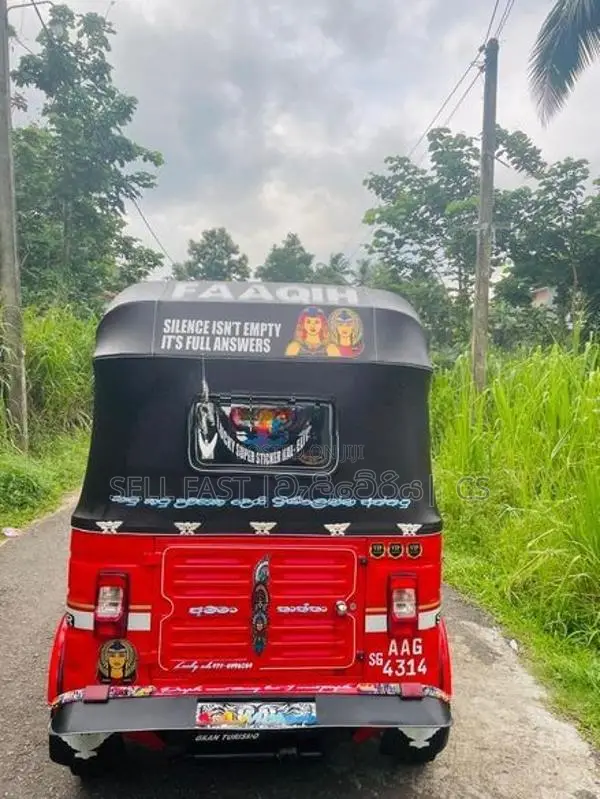 Bajaj RE 4Stroke Three Wheel 2013