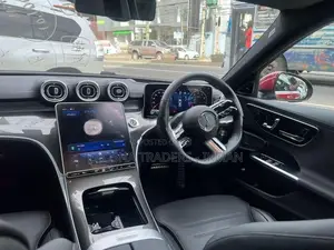 Mercedes Benz C200 Premium Plus 2025