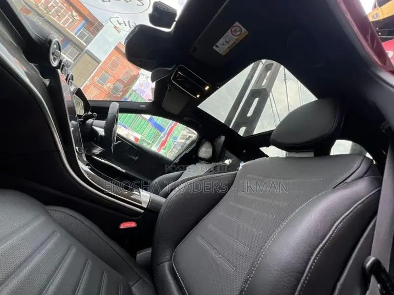 Mercedes Benz C200 Premium Plus 2025