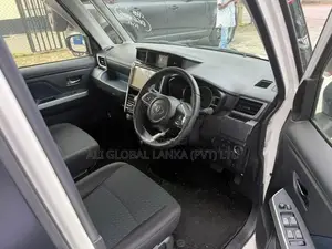 Toyota Roomy Custom GT 2023