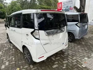 Toyota Roomy Custom GT 2023