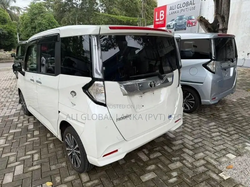 Toyota Roomy Custom GT 2023