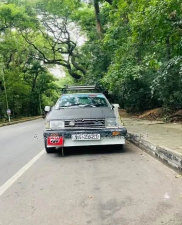Nissan Sunny WHB11 1983