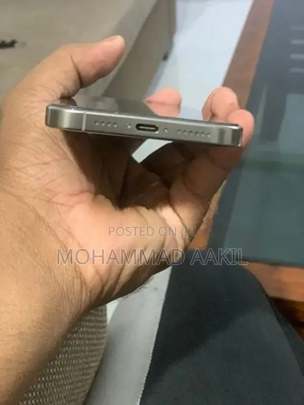 Apple iPhone 16 Pro Max Natural Titanium (Used)