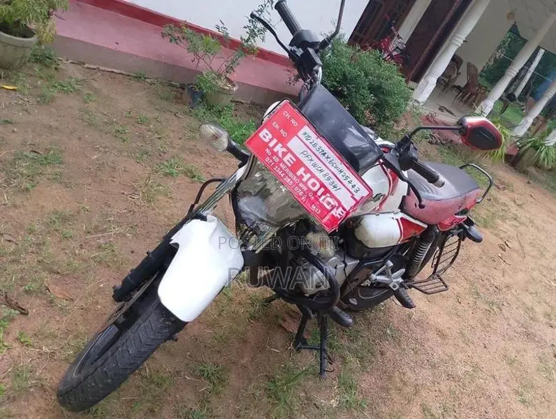 Bajaj V15 2017