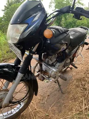 Bajaj CT100 2015