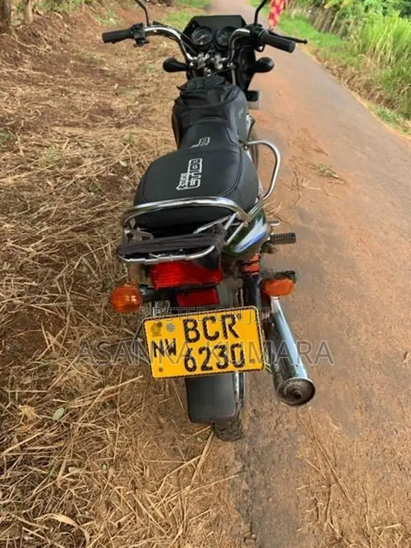 Bajaj CT100 2015