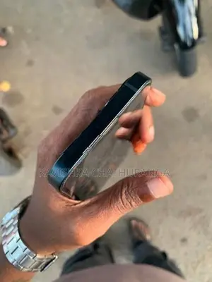 Apple iPhone 13 (Used)