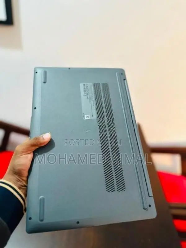 Lenovo IdeaPad Slim 3 15IRH8 Laptop