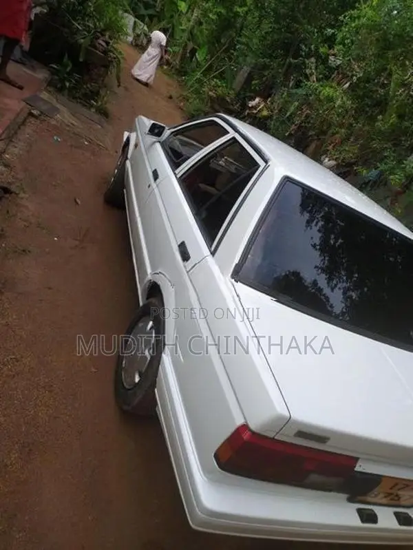 Nissan Sunny 1987