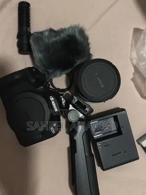 Canon Camera R50