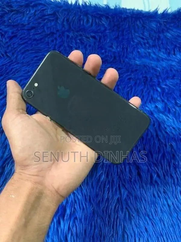 Apple iPhone 8 (Used)