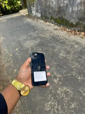 Apple iPhone 13 Black (Used)