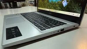 Acer Aspire 3 AMD Ryzen 7 5700U 16GB DDR4 512GB NVMe