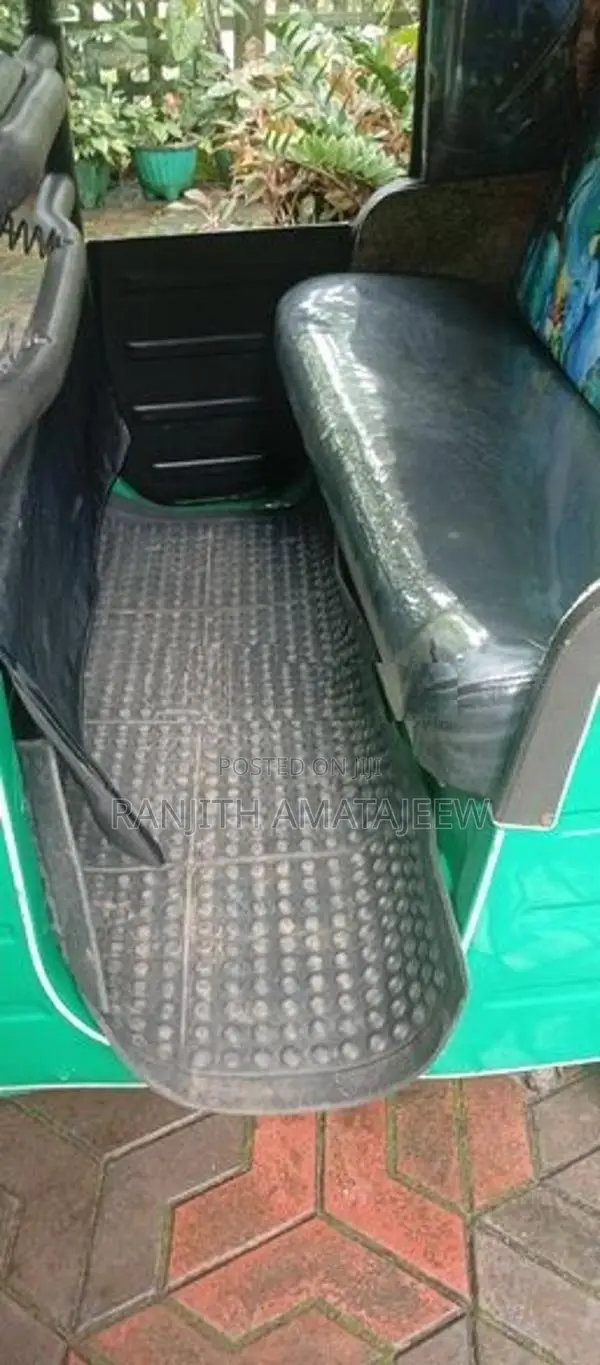 Bajaj RE 206 1999