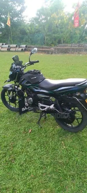 Bajaj Discover 2015