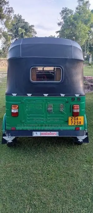 Bajaj RE 206 1999