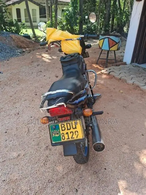 Bajaj CT100 2016