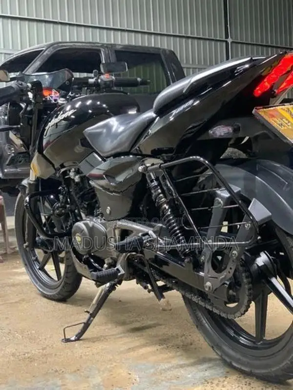 Bajaj Pulsar 180 2011