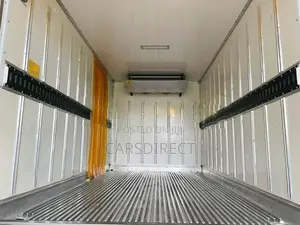 Isuzu Elf 10.5ft Freezer -30°C 2017