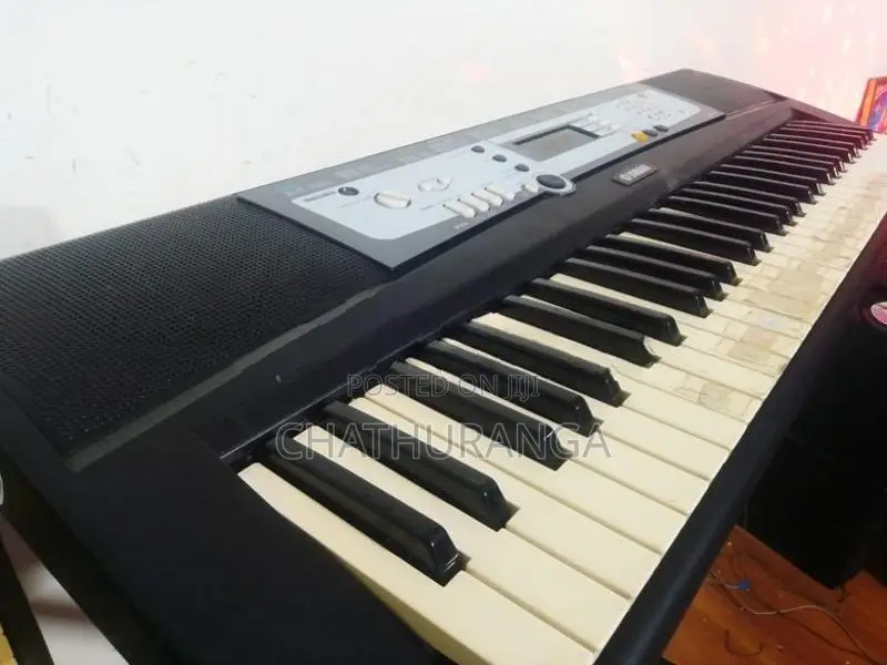 Yamaha E213