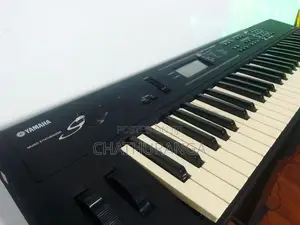 Yamaha S03 keyboard