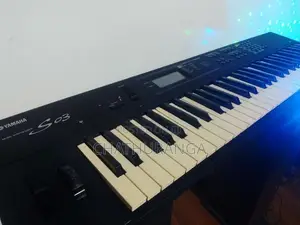 Yamaha S03 keyboard