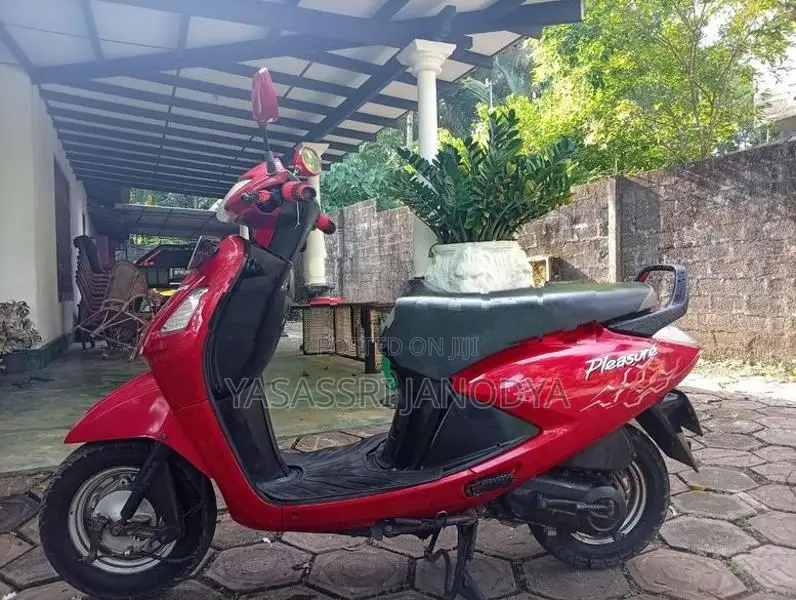 Hero Pleasure Honda 2012