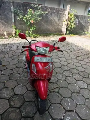 Hero Pleasure Honda 2012