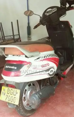 Mahindra Gusto 2018