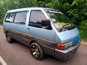 Nissan Largo 1992