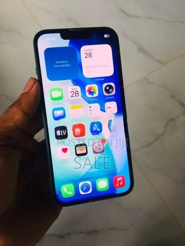 Apple iPhone 13 (Used)