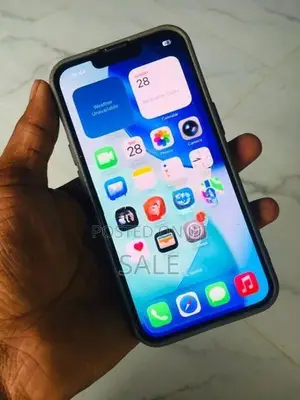 Apple iPhone 13 (Used)