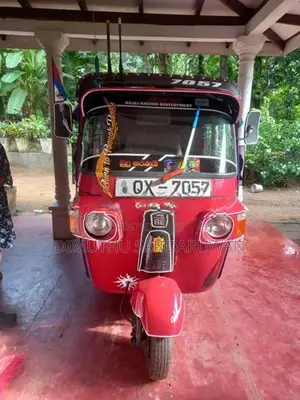 Bajaj RE 2010