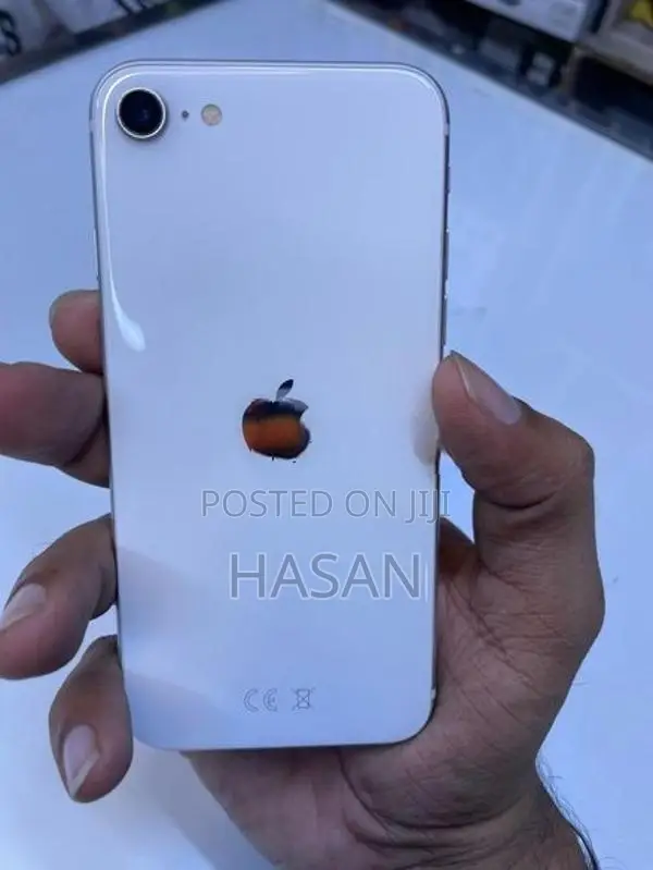Apple iPhone SE 2 (Used)
