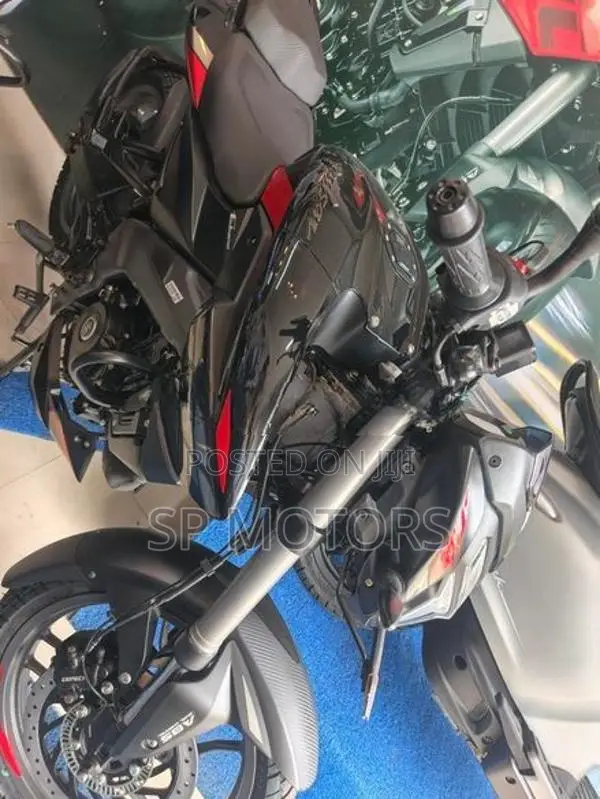 Bajaj Pulsar NS200 brad new 2026