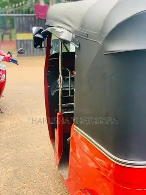 Bajaj RE 2016