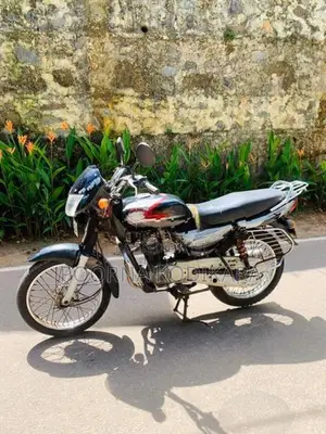 Bajaj CT100 2021