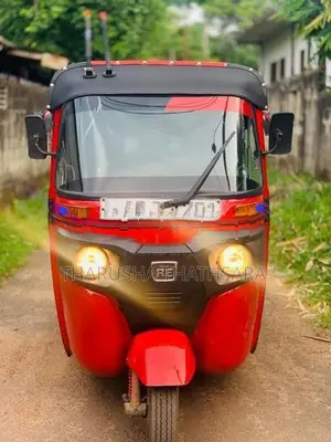 Bajaj RE 2016