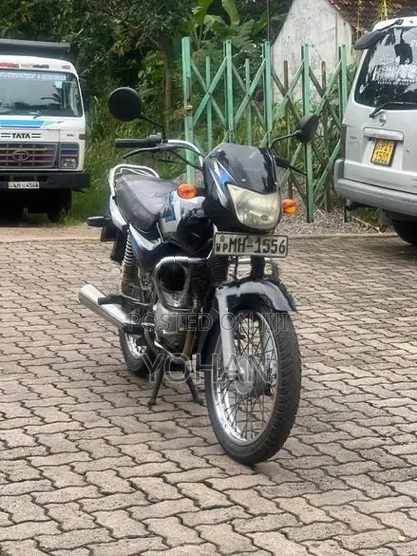 Bajaj CT100 2005