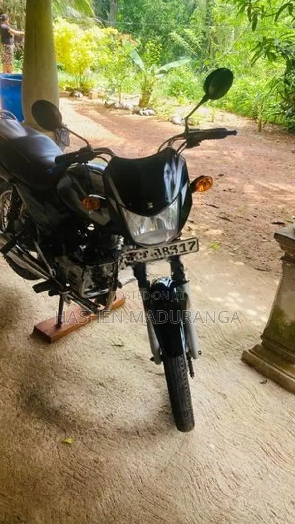 Bajaj CT100 2013