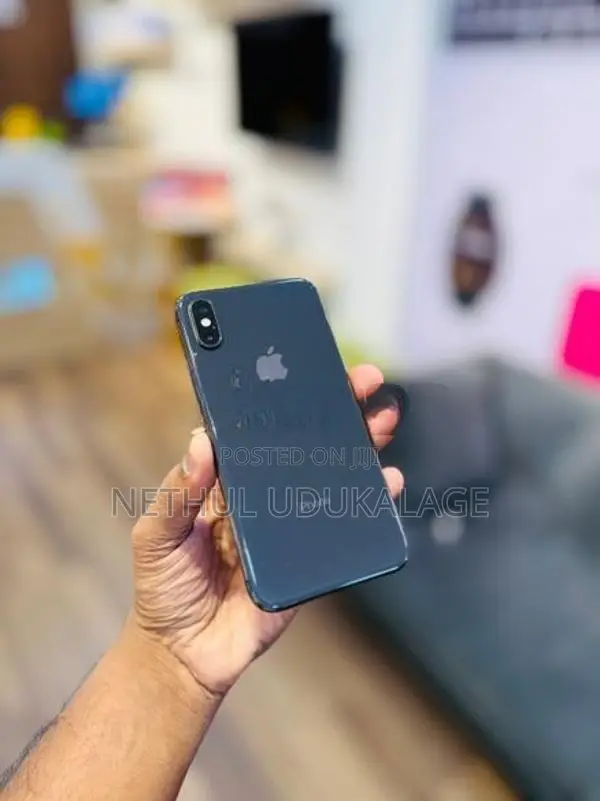 Apple iPhone XS 64GB (Used)
