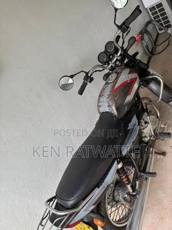 Bajaj CT100 2006