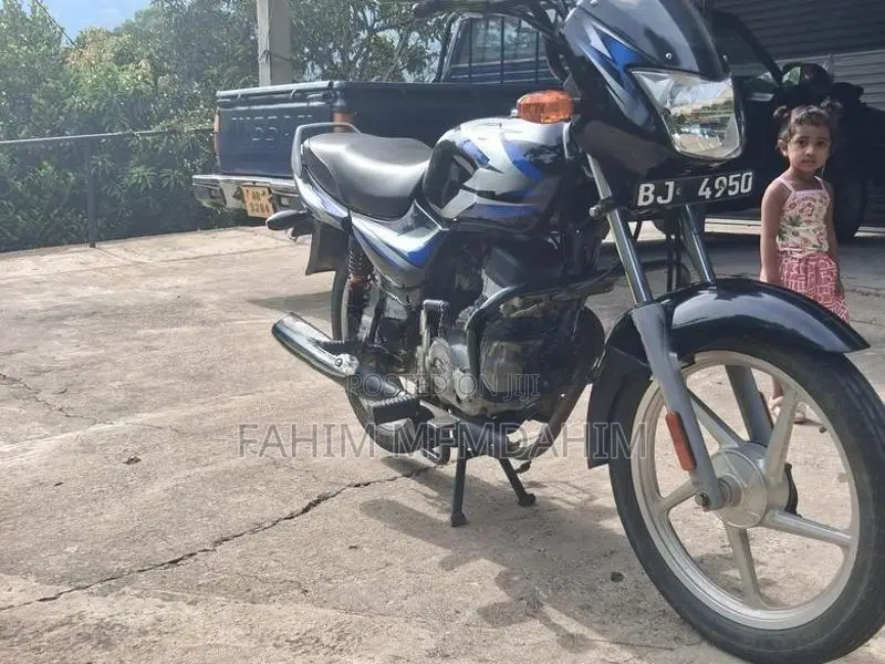 Bajaj CT100 2025