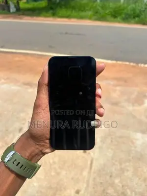 Apple iPhone 13 (Used)