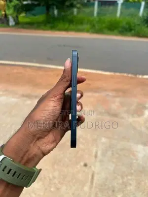 Apple iPhone 13 (Used)