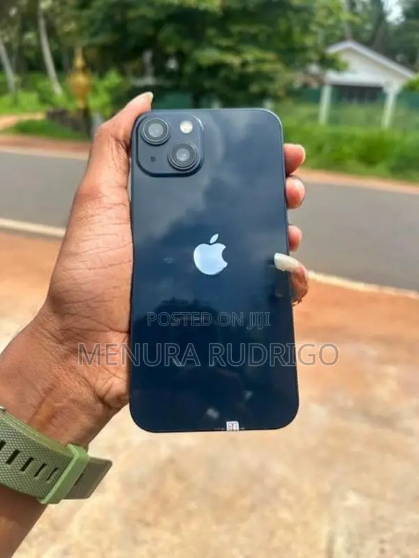 Apple iPhone 13 (Used)