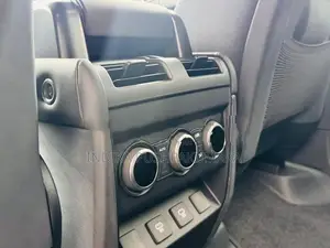 Land Rover Defender Sedona Edition P300e 2025