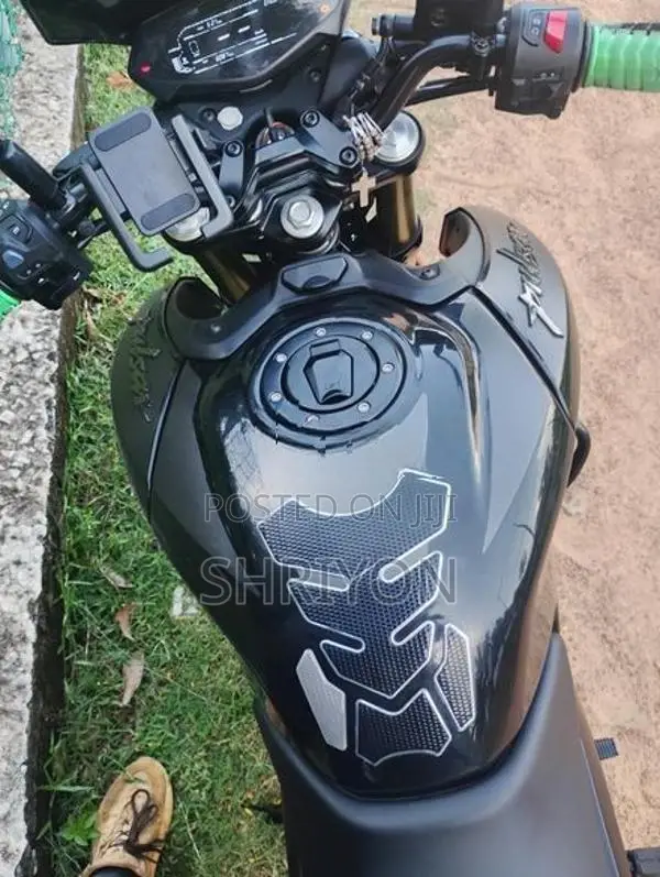 Bajaj Pulsar N160 Premium 2025